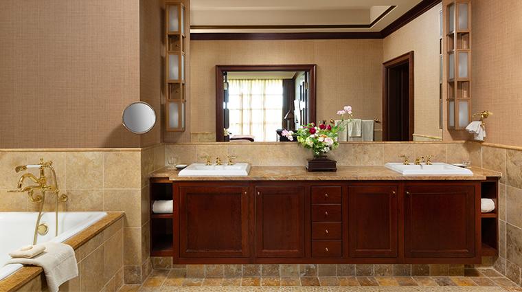 nemacolin woodlands resort falling rock double suite bathroom