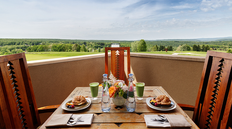 nemacolin woodlands resort falling rock king suite outdoor dining