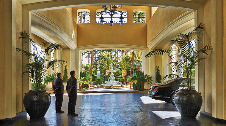 Property FourSeasonsLasVegas Hotel PublicSpaces StaffedPorteCochere FourSeasonsHotelsLimited