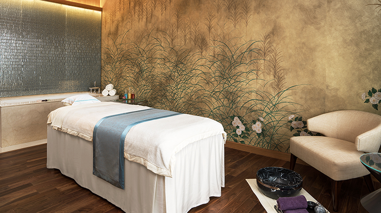 Property IridiumSpaatTheStRegisMacaoCotaiCentral Spa TreatmentRoom2 MarriottInternationalInc