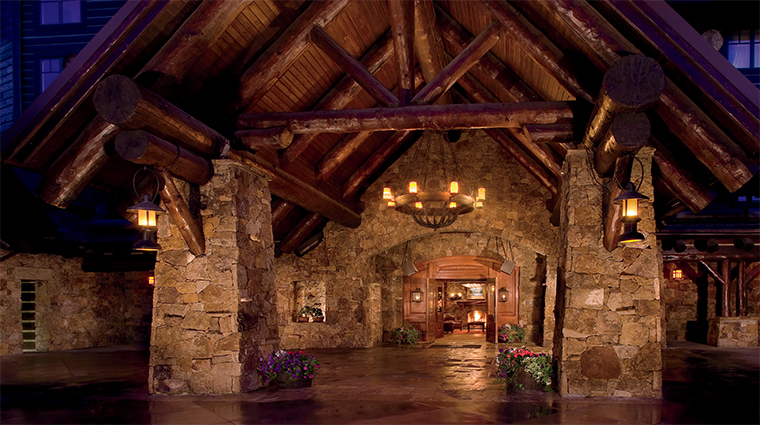 Property TheRitzCarltonBachelorGulch Hotel 16 Exterior Entrance CreditTheRitzCarltonHotelCompanyLLC