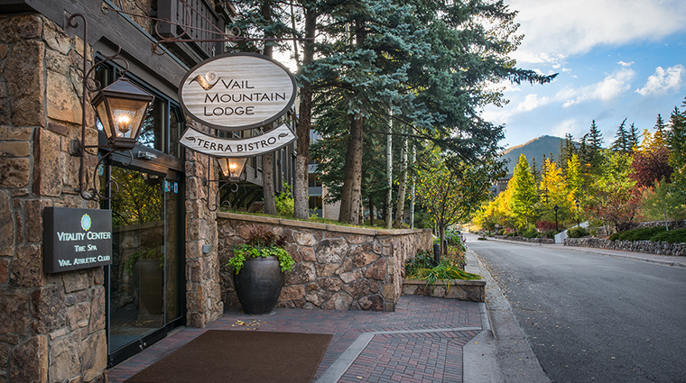 Property VailMountainLodge Hotel Exterior ExteriorSignage VailMountainLodgeandSpa