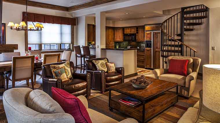 Property VailMountainLodge Hotel GuestroomSuite FitzhughSuiteCondoLivingArea VailMountainLodgeandSpa