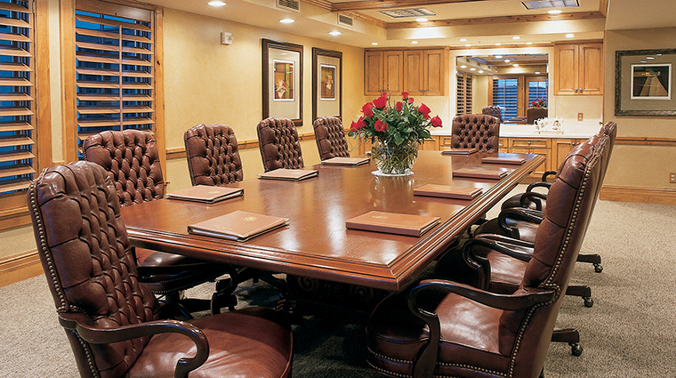 PropertyImage ChateauxDeerValley Hotel PublicSpaces Boardroom CreditTheChateauxDeerValley