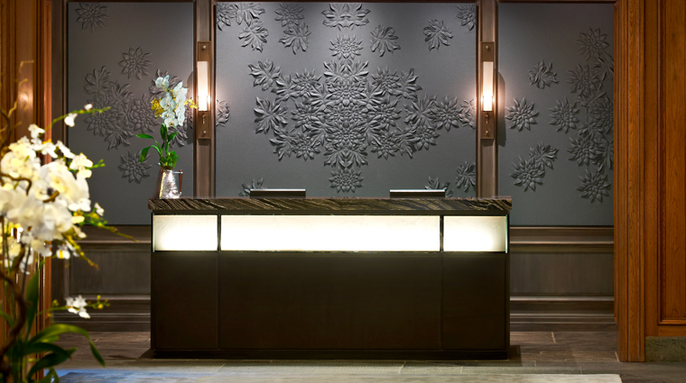 PropertyImage TheStRegisAspenResort Hotel PublicSpaces FrontDesk CreditTheStRegisAspenResort