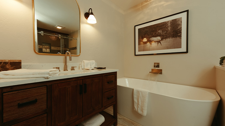 river view ranch bathroom