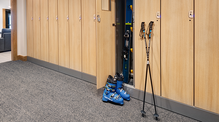 snowpine lodge ski lockers