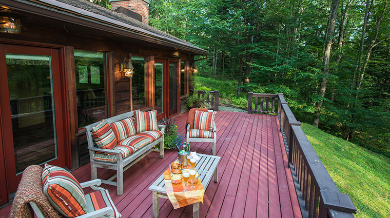 the lodge at glendorn overlook cabin porch